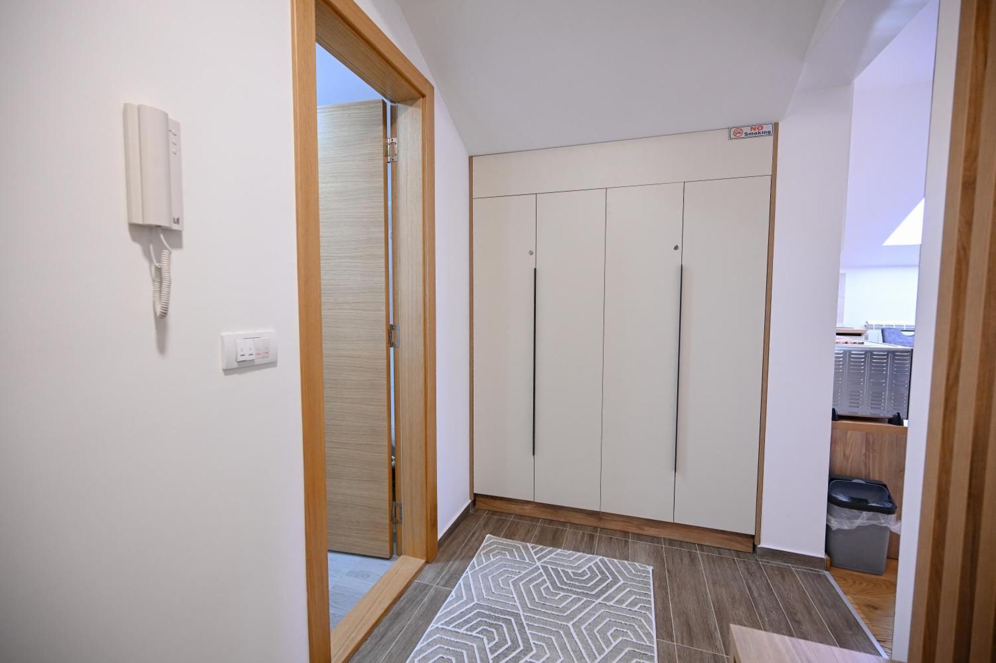 Erna Apartment
